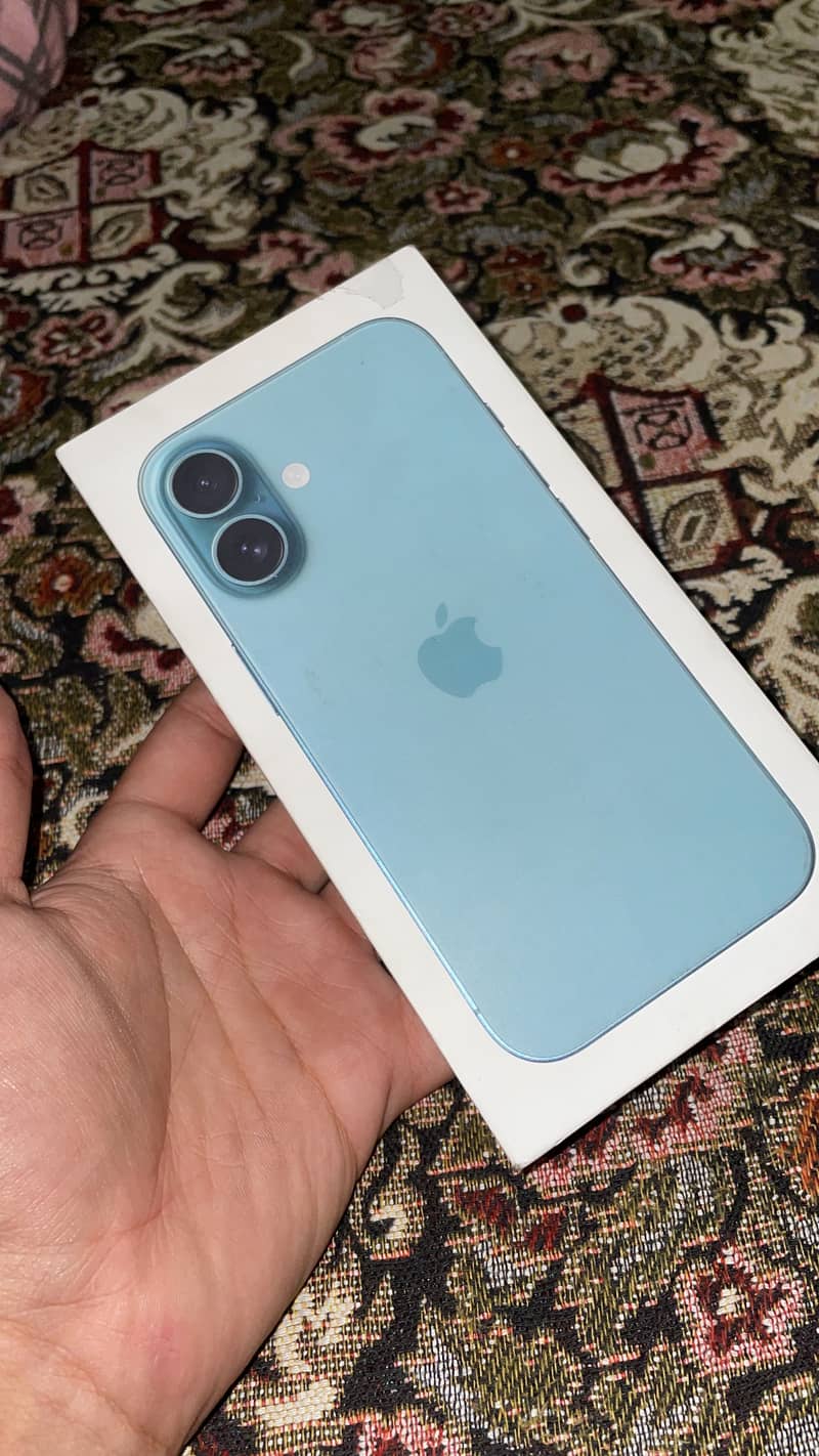 Apple iPhone 16 1