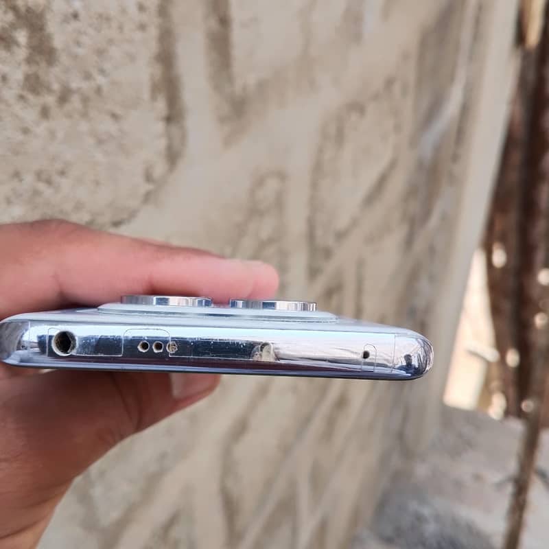 Xiaomi Redmi Note 14 Pro 3