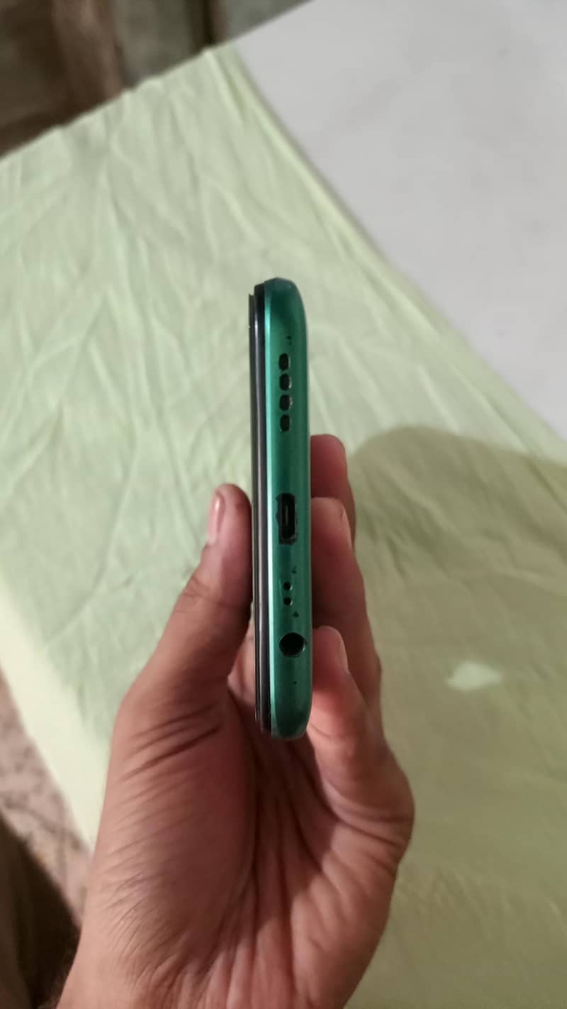 Realme 5i 4