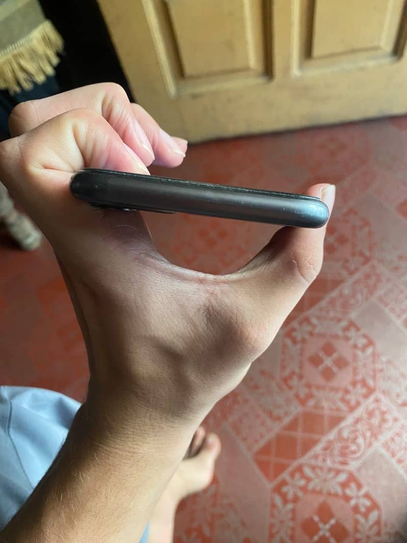 Apple iPhone 11 0