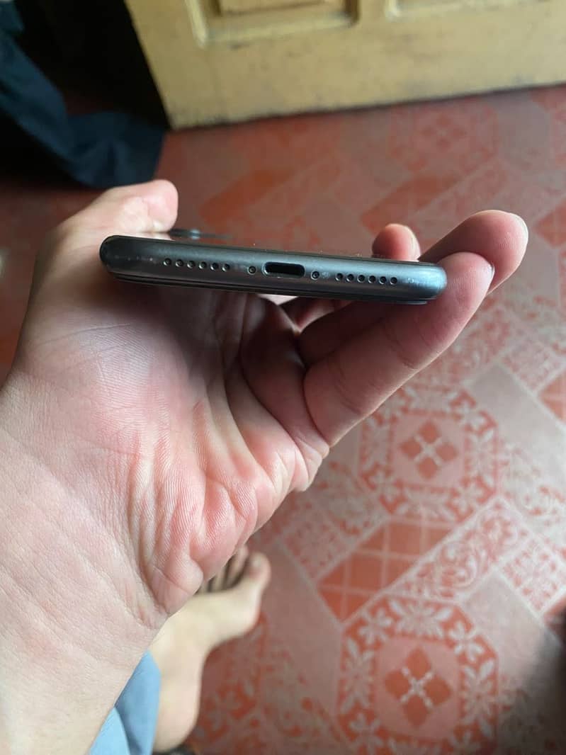 Apple iPhone 11 6