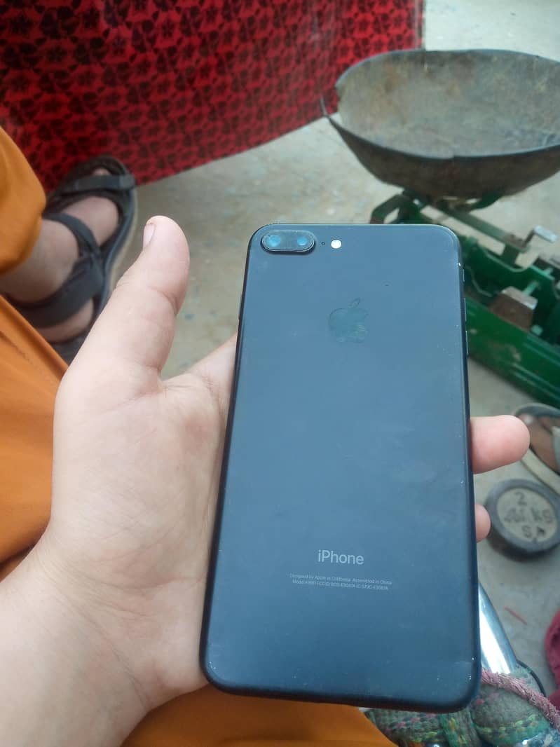 Apple iPhone 7 Plus 2