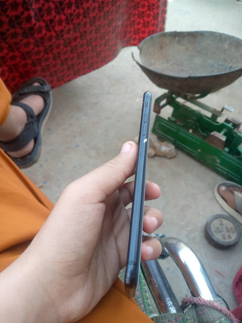 Apple iPhone 7 Plus 3