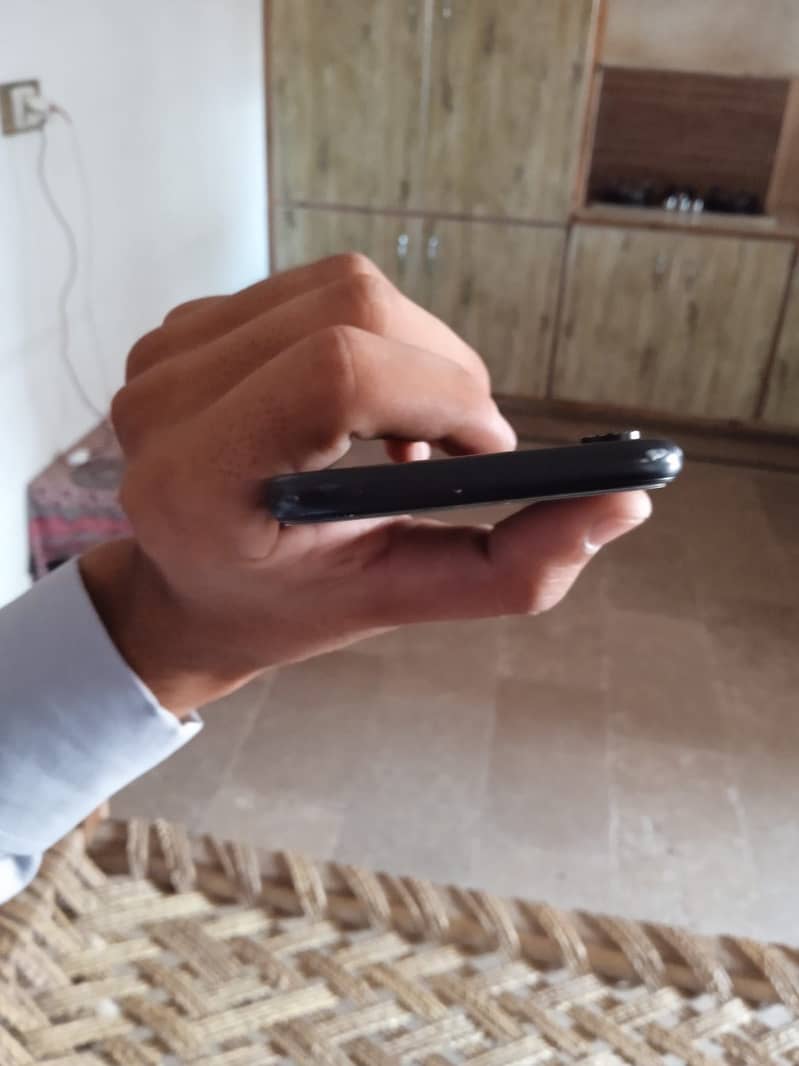 Apple iPhone XR 0