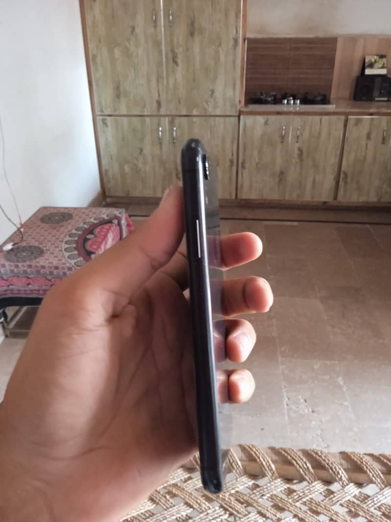 Apple iPhone XR 5