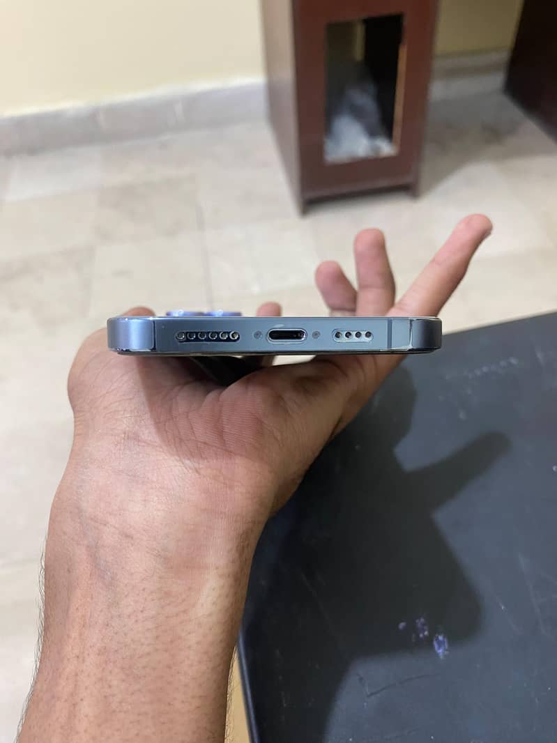 Apple iPhone 13 Pro Max 4