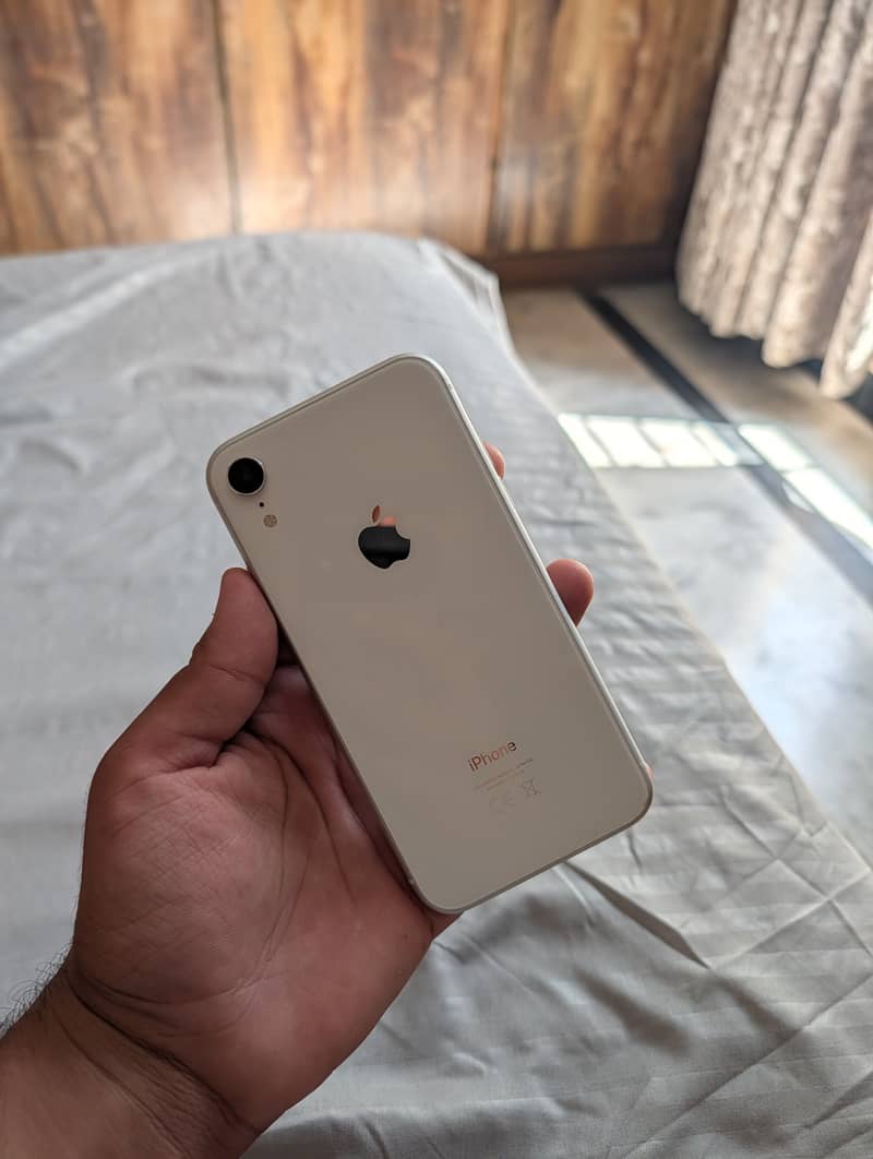 Apple iPhone XR 1
