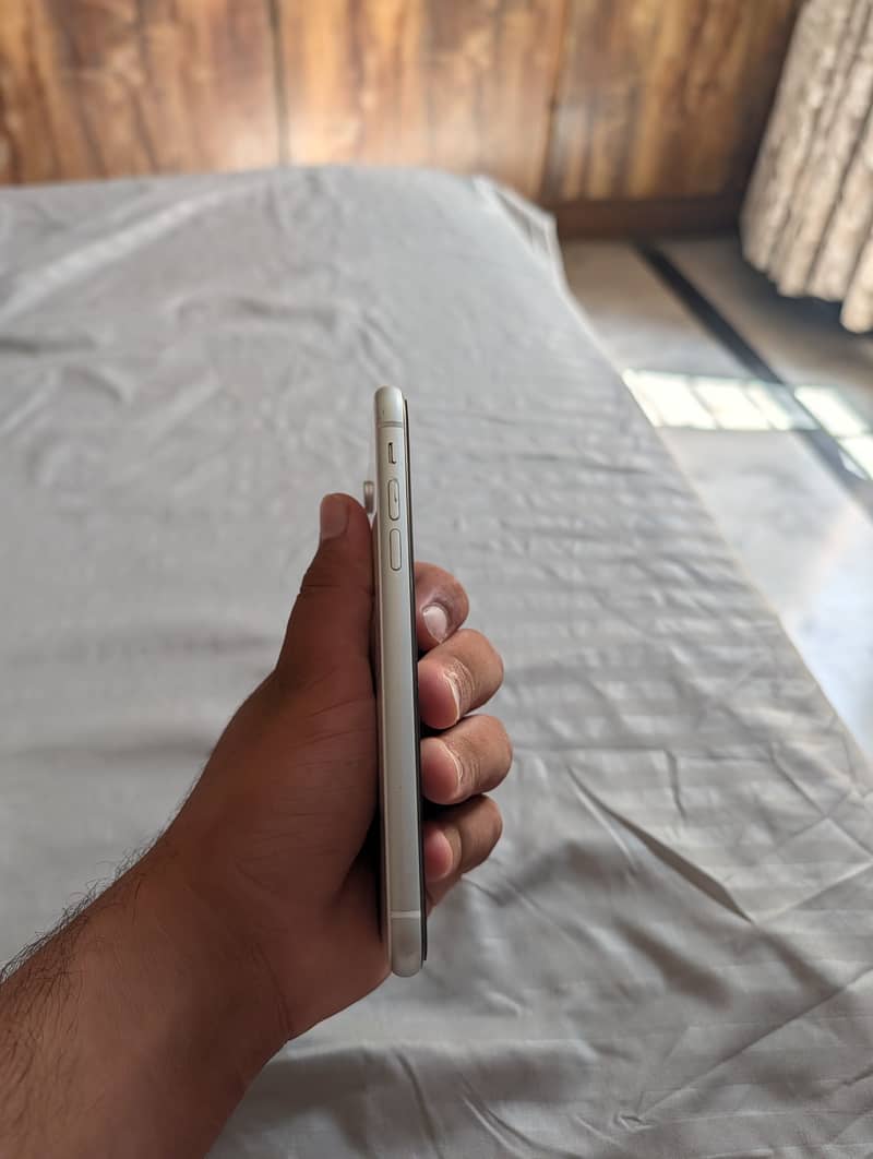 Apple iPhone XR 3