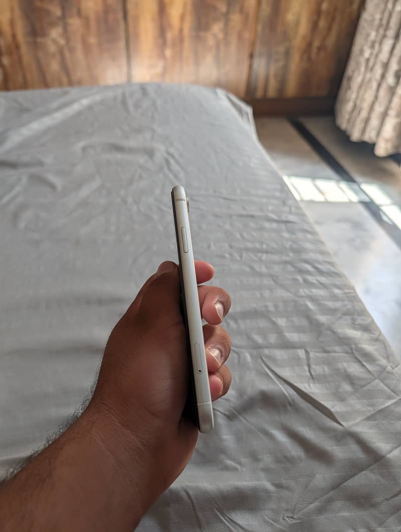 Apple iPhone XR 6