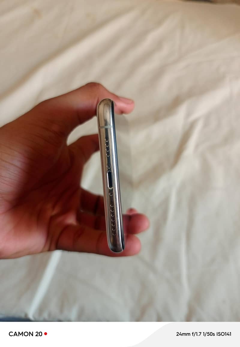 Apple iPhone 11 Pro Max 3