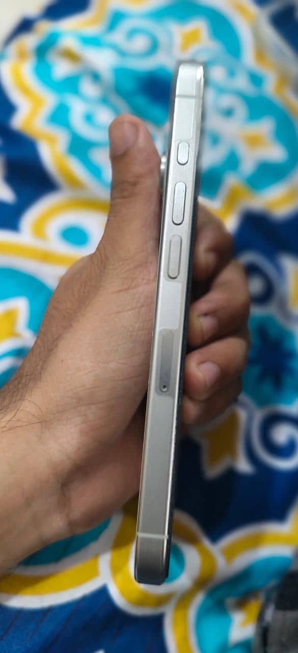 Apple iPhone 15 Pro 1