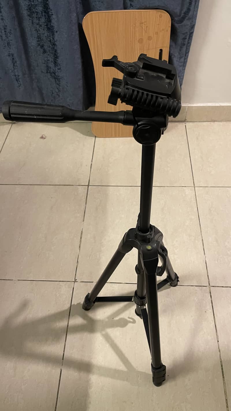 Tripod stand with all features 0