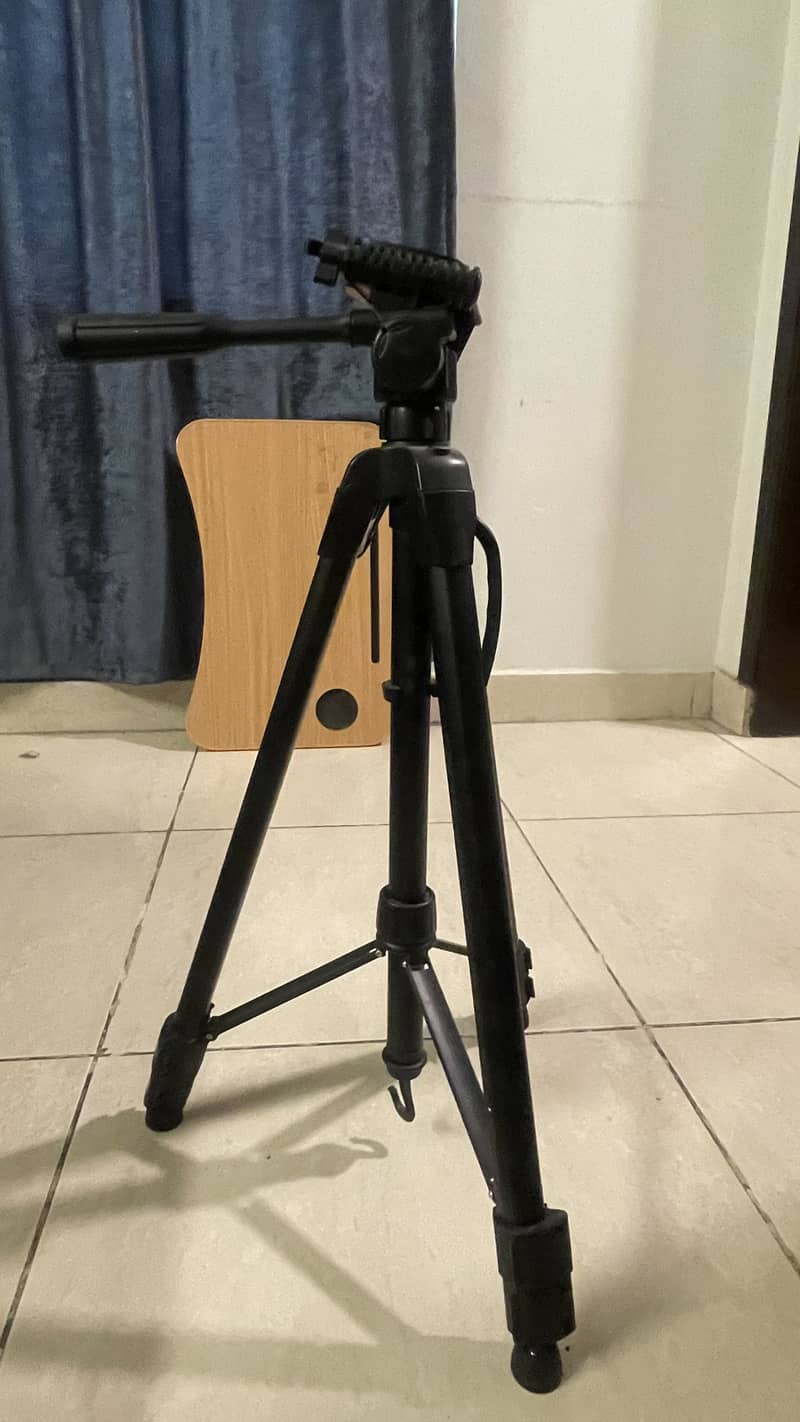 Tripod stand with all features 3