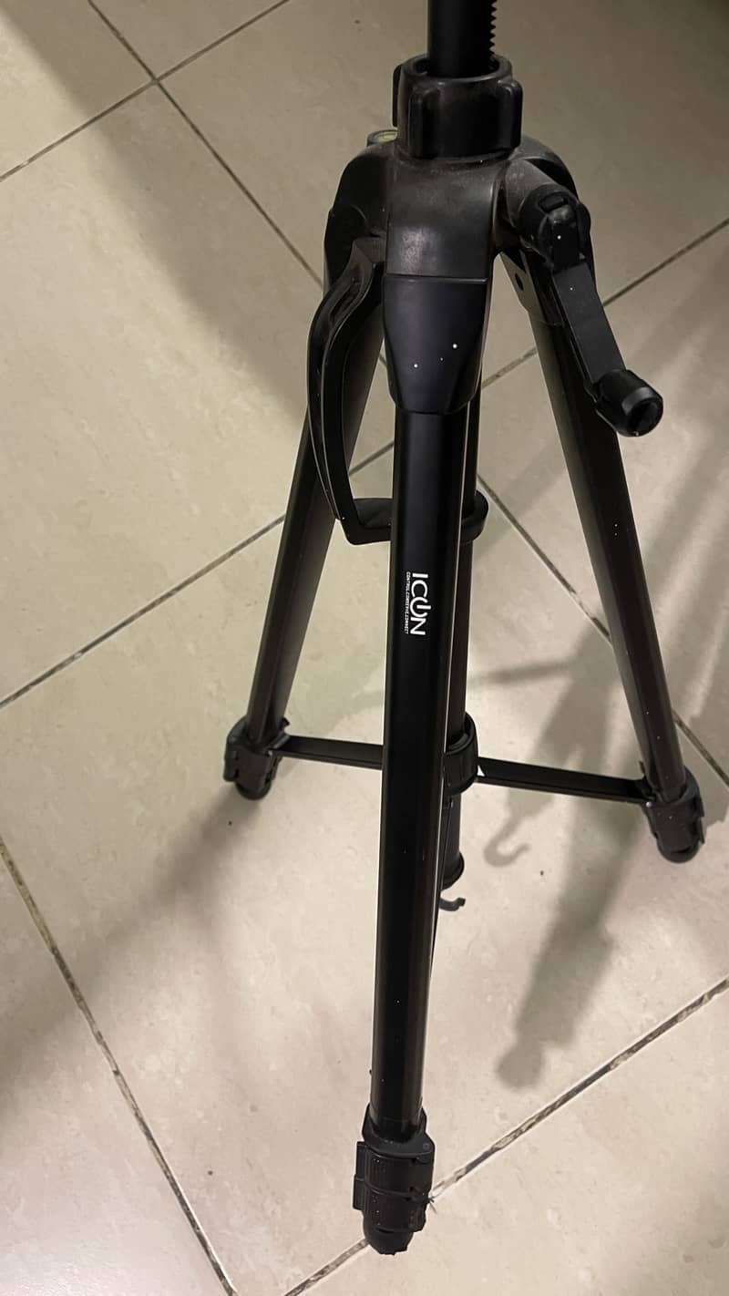 Tripod stand with all features 1