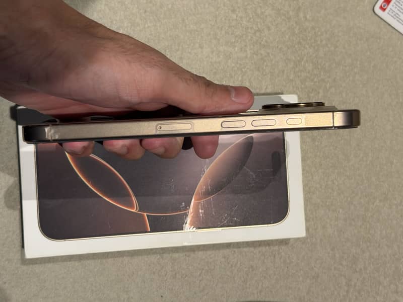 Apple iPhone 16 Pro Max 5