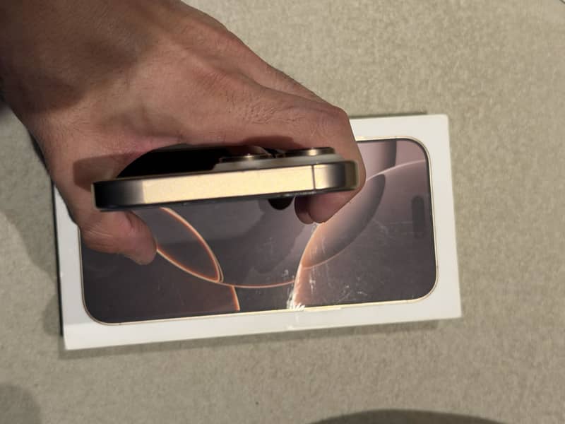 Apple iPhone 16 Pro Max 7