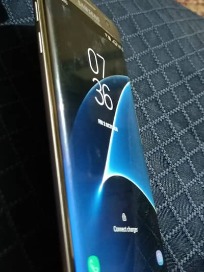 Samsung Mobile S7 Edge with box 4/32 just like new