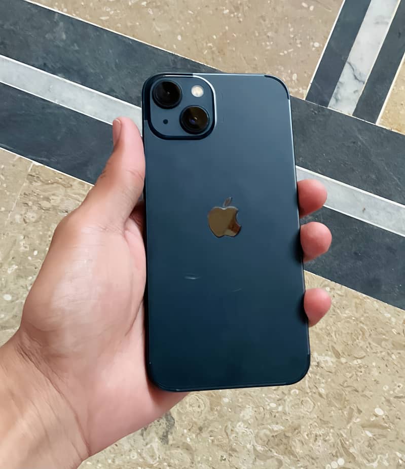 Apple iPhone 13 1