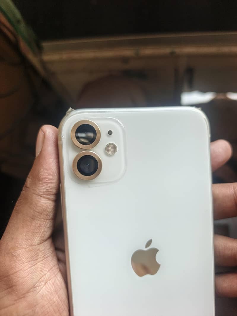 Apple iPhone 11 3