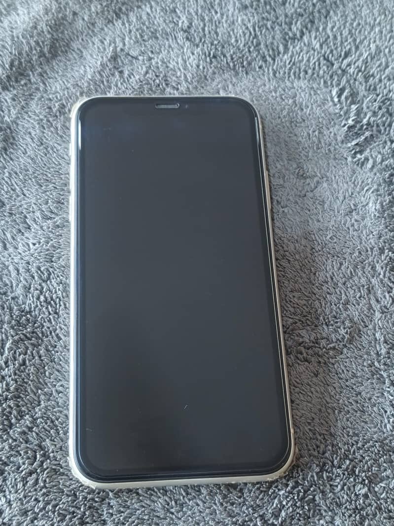 Apple iPhone 11 4