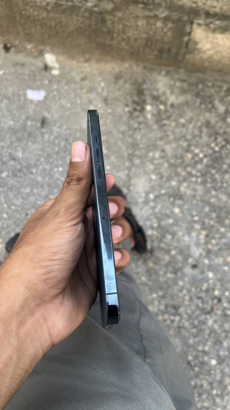 Apple iPhone 12 Pro Max (sim working) 4