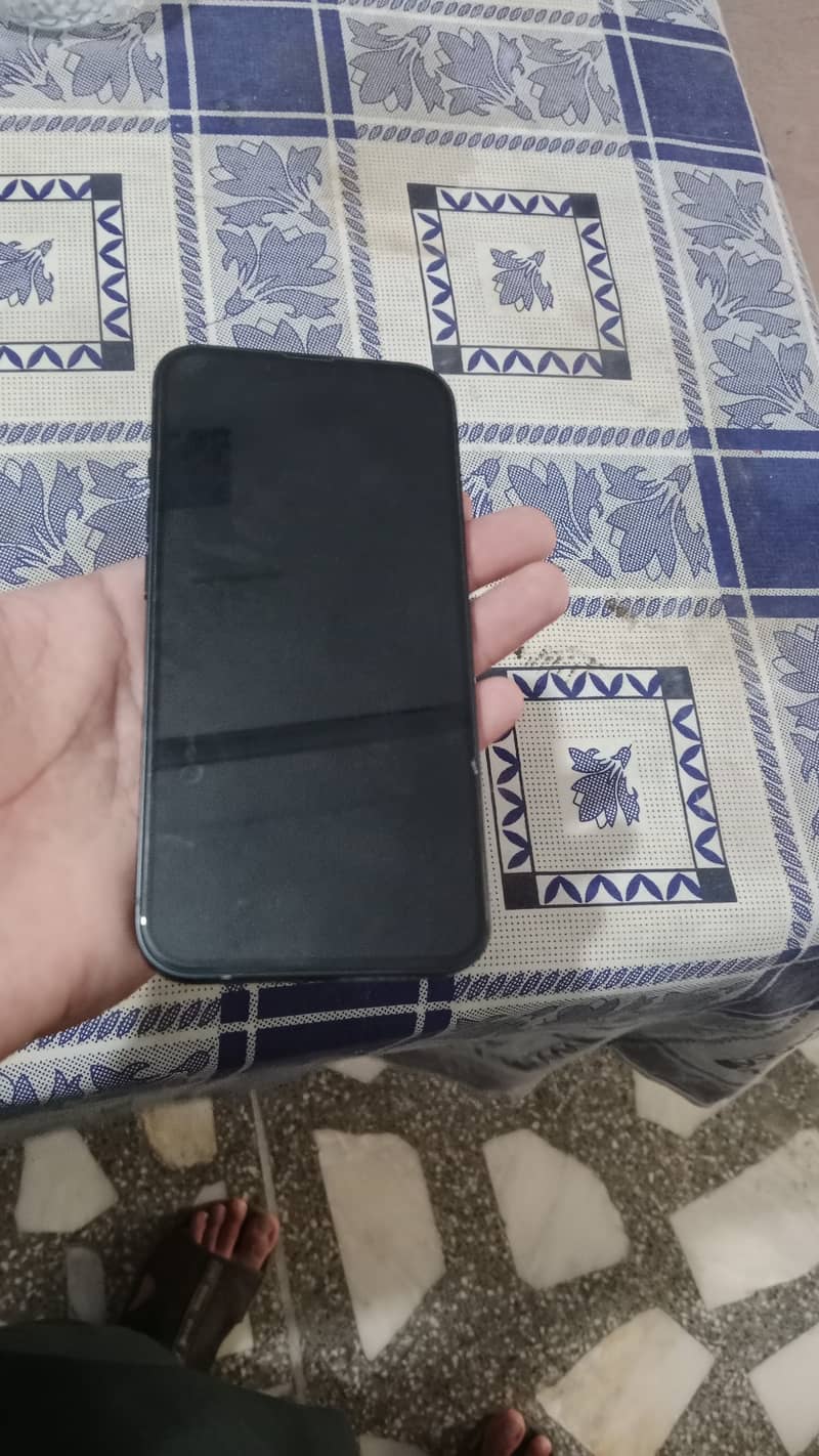 Apple iPhone 13 2