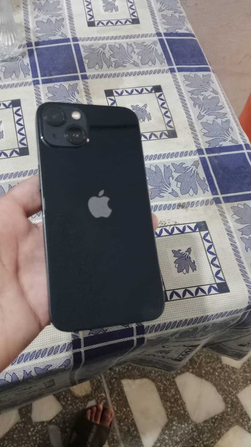 Apple iPhone 13 4