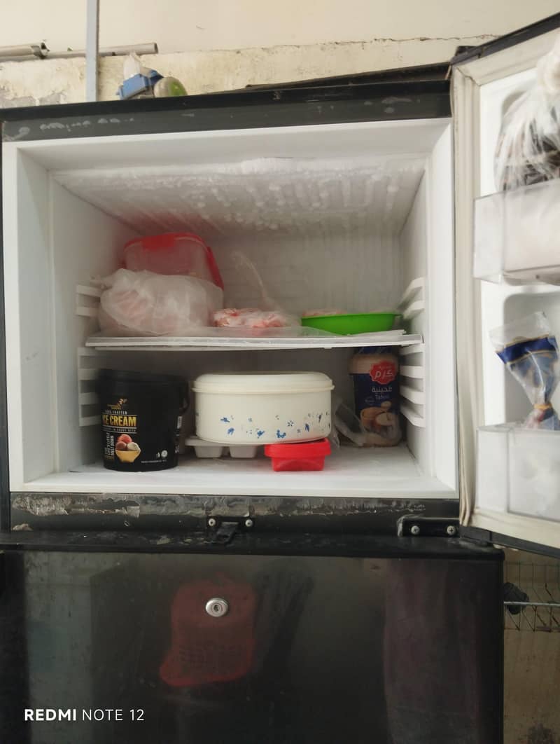 Good condition Refrigerator 1
