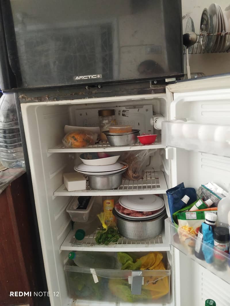 Good condition Refrigerator 2