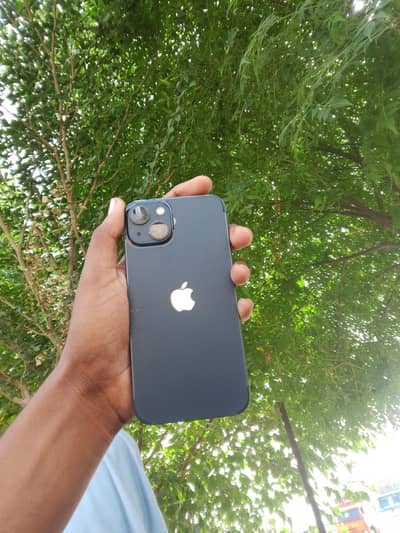 Apple iPhone 13