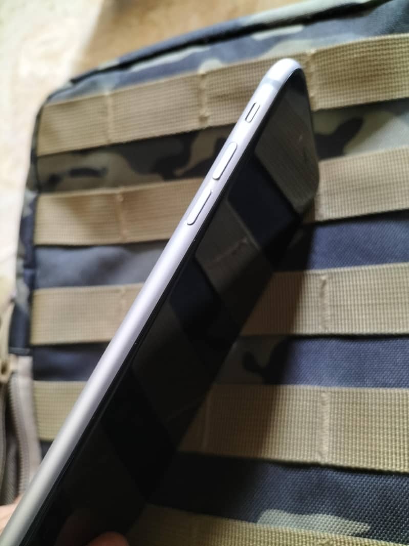 Apple iPhone 6S Plus 2