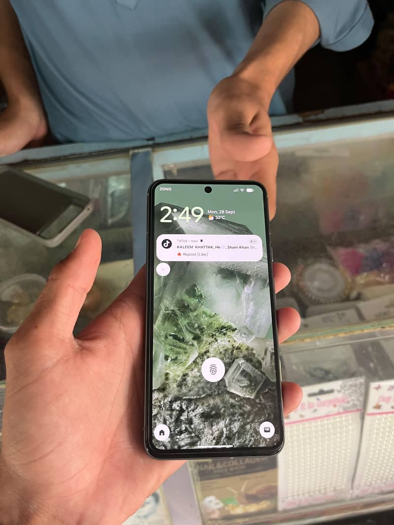 Google Pixel 8 3
