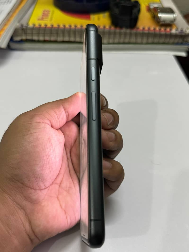 Google Pixel 8 4