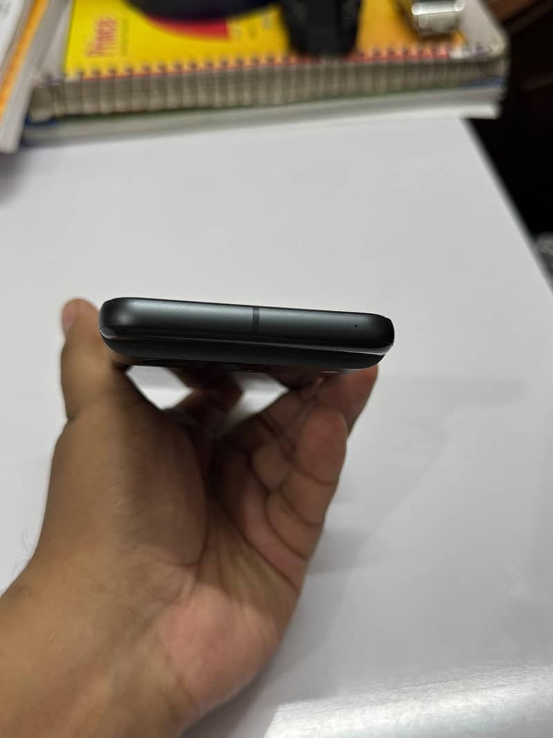 Google Pixel 8 6