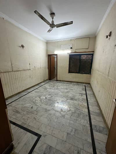 GROUND FLOOR PORTION FOR RENT ONLY BACHELORS