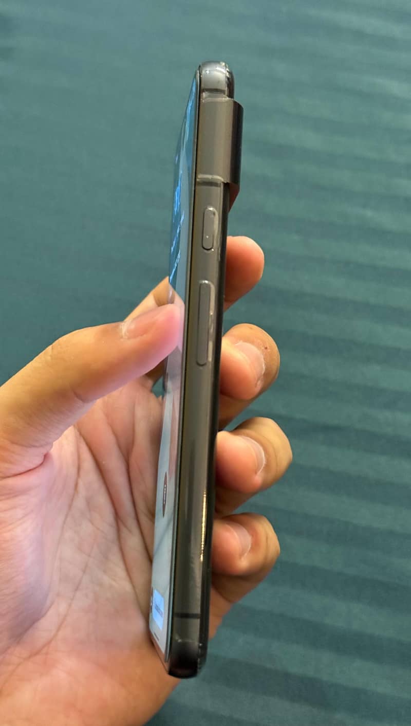Google Pixel 8 4