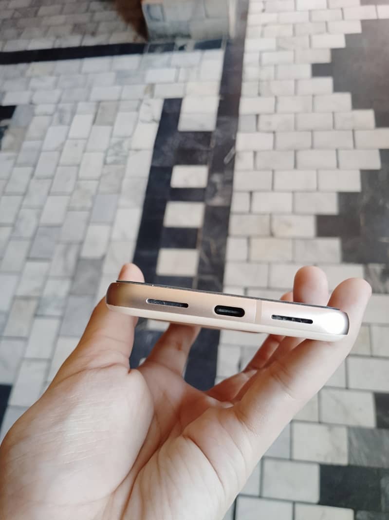 Google Pixel 8 2