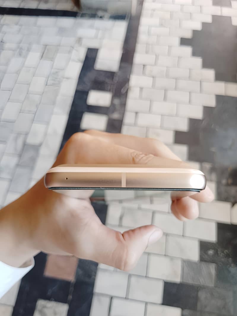 Google Pixel 8 3