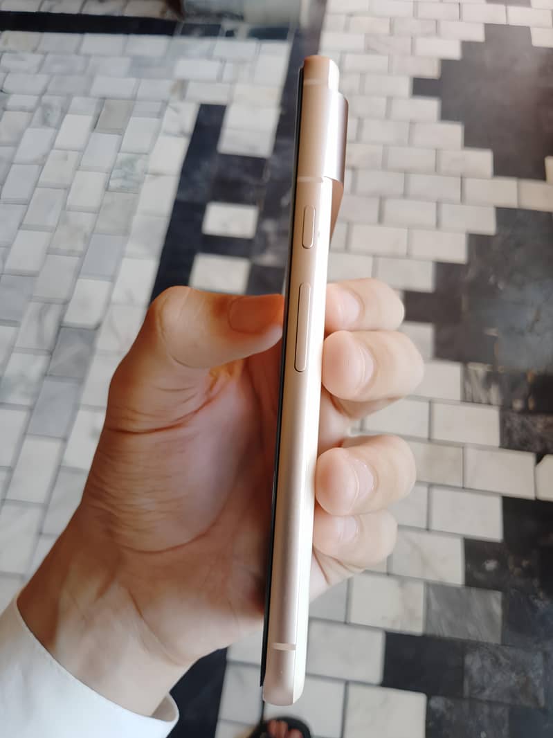 Google Pixel 8 4