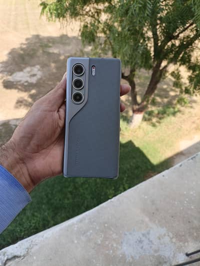 Tecno CAMON 40 Pro (10/10, 10 months warranty)