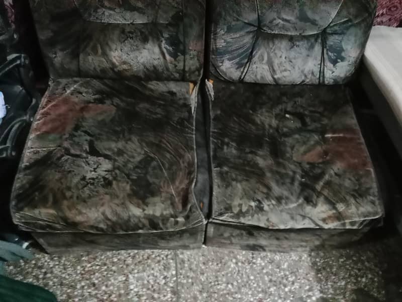 good condition 4 sofas for sale 1