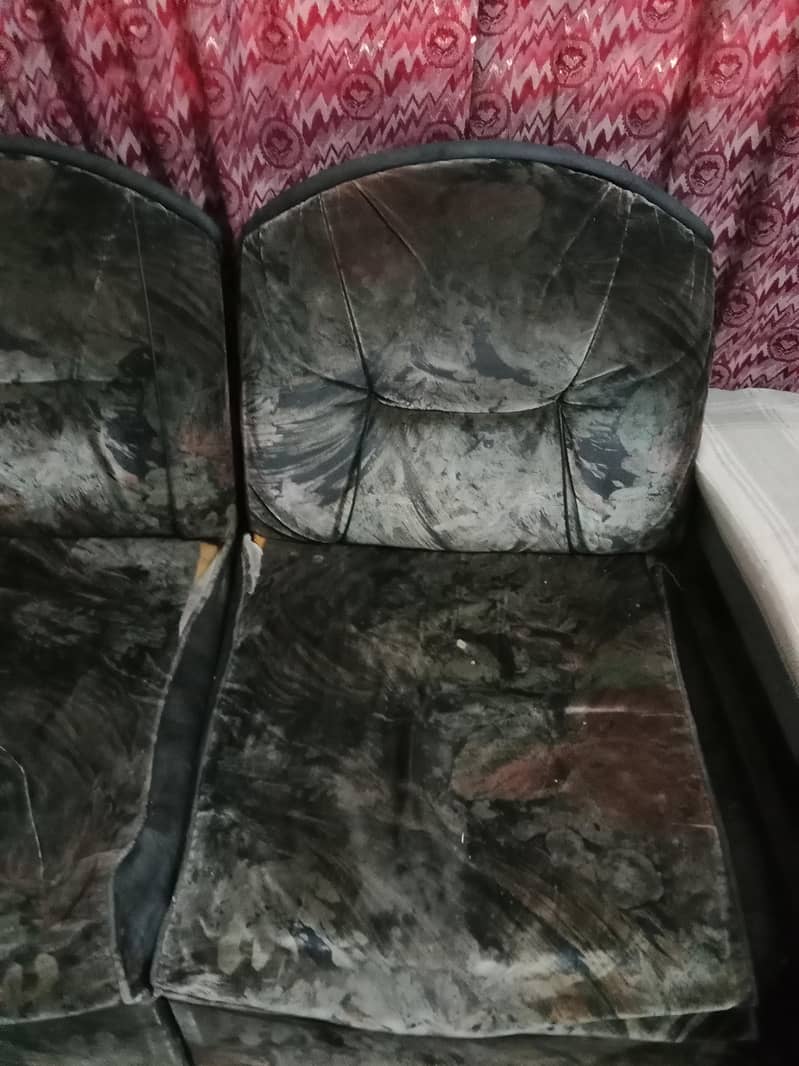 good condition 4 sofas for sale 3