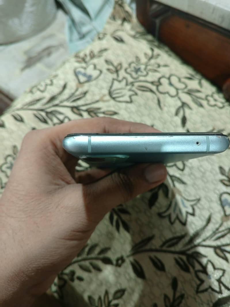 One Plus 9r 2