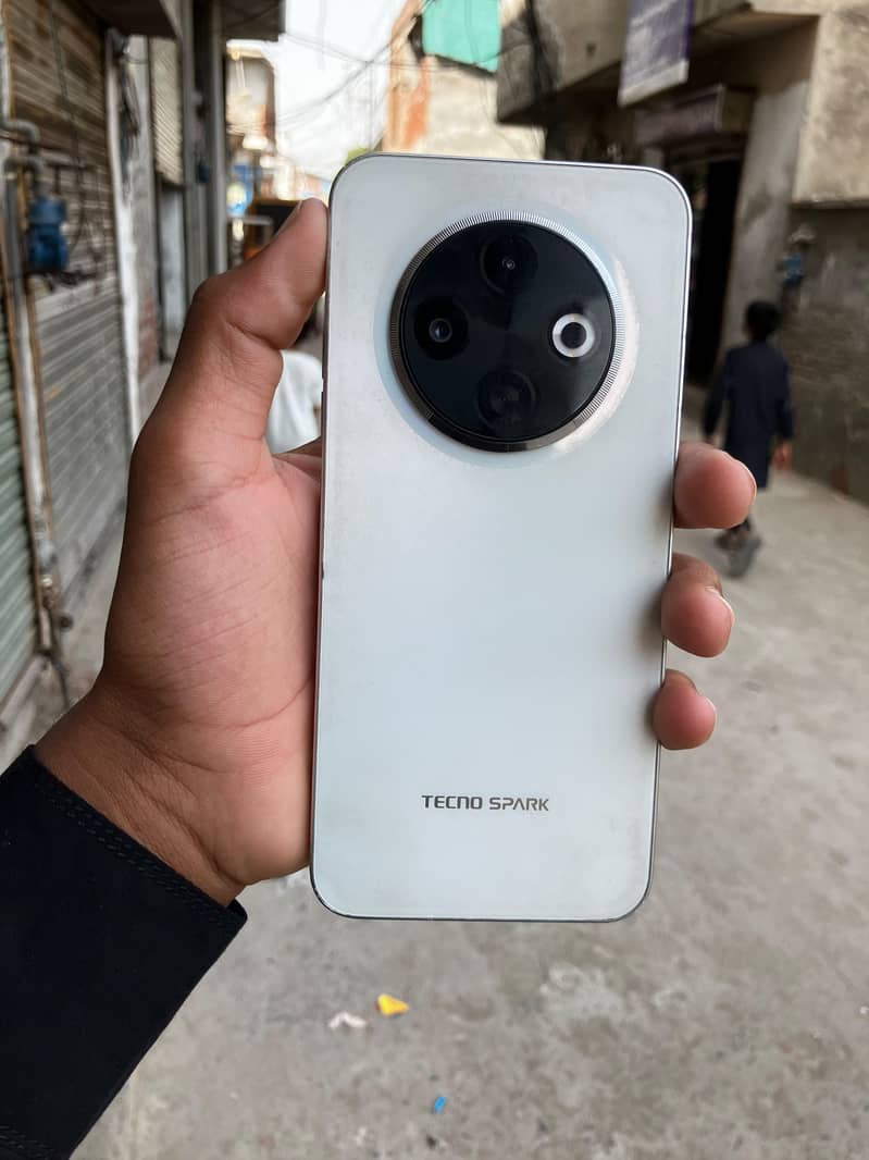 Tecno SPARK 30C 3