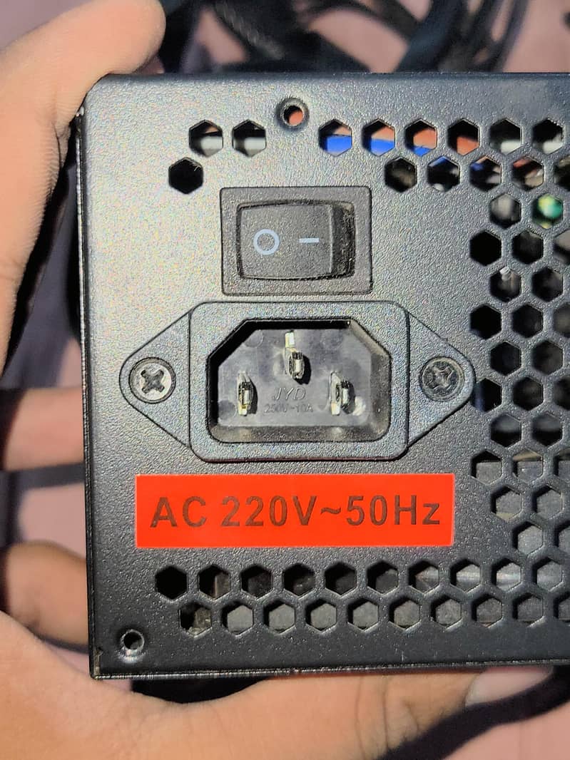 thunder 650w PSU 2