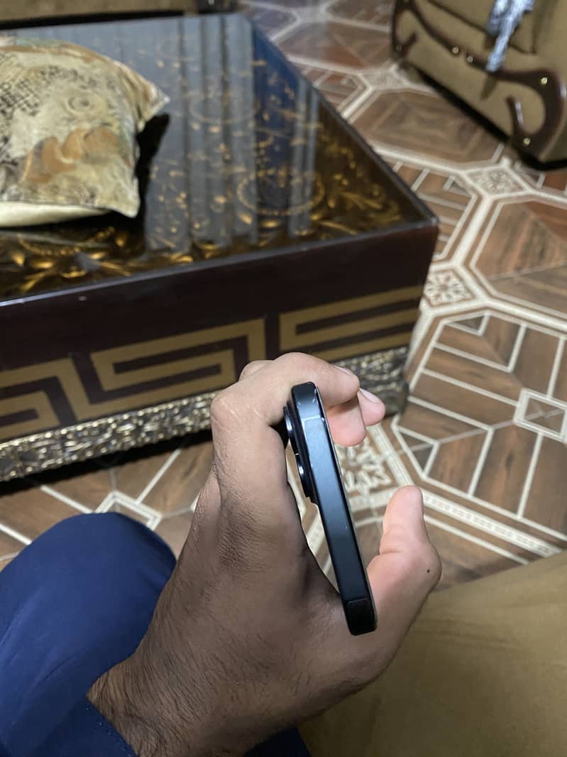 Apple iPhone 15 3