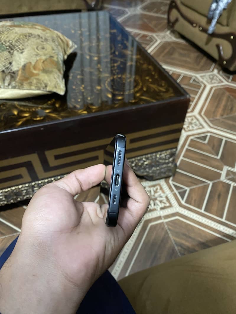 Apple iPhone 15 5