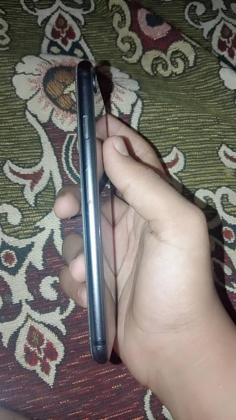 Apple iPhone 8 0