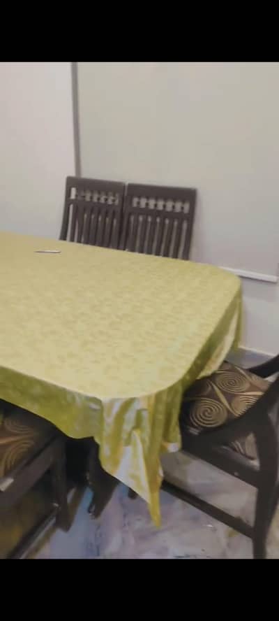 Dinning Table With Chairs