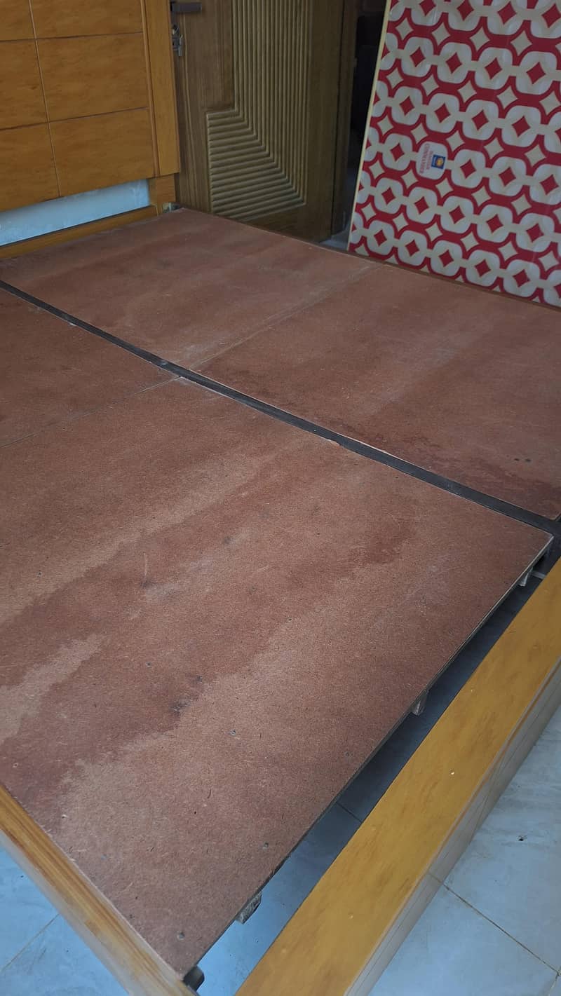 Double bed in good condition 2